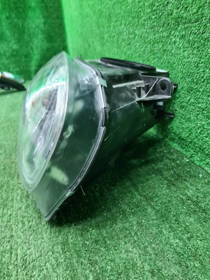 Битая Фара правая Mini Countryman F60 (2016-2020) LED