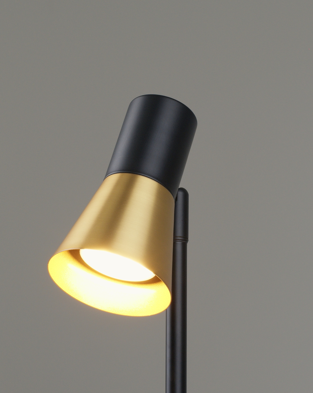 Лампа настольная Moderli V11325-1T Melro