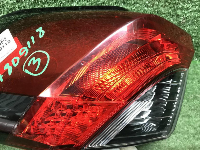 Фонарь левый внешний Toyota RAV4 5 XA50 (18-нв)