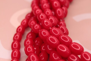 Бусины бочонки стекло красные 9х13 мм(нить 38 см)