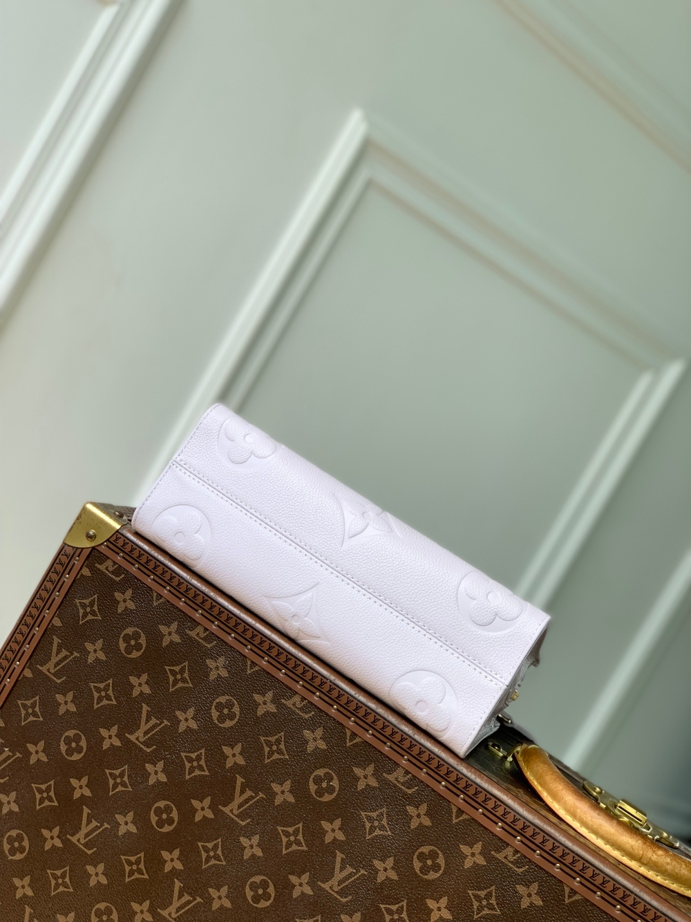 Louis Vuitton Onthego East West