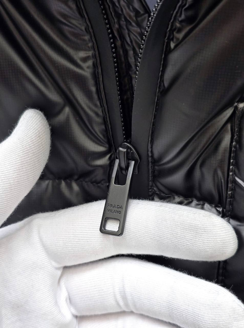 Пуховик Prada