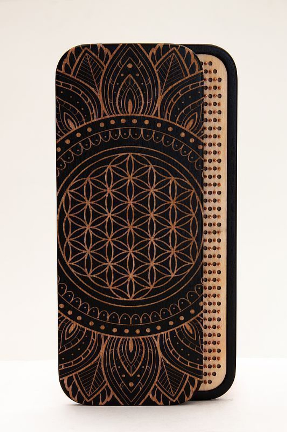 Доска садху Ом на мандале медные гвозди