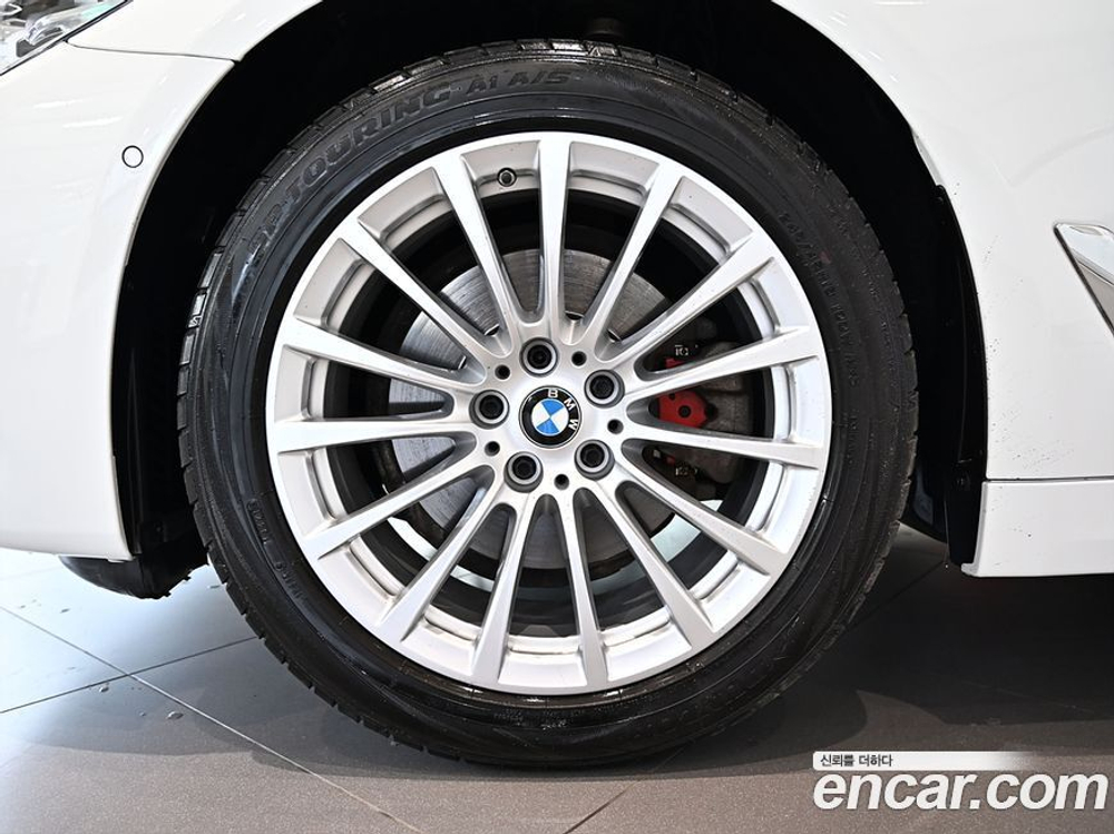 BMW 5 Series (G30) 520i Luxury (12.2019)