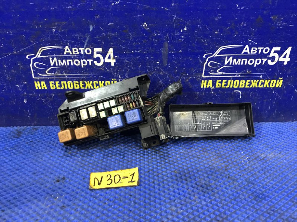 Блок предохранителей подкапотный NISSAN R’NESSA 1999