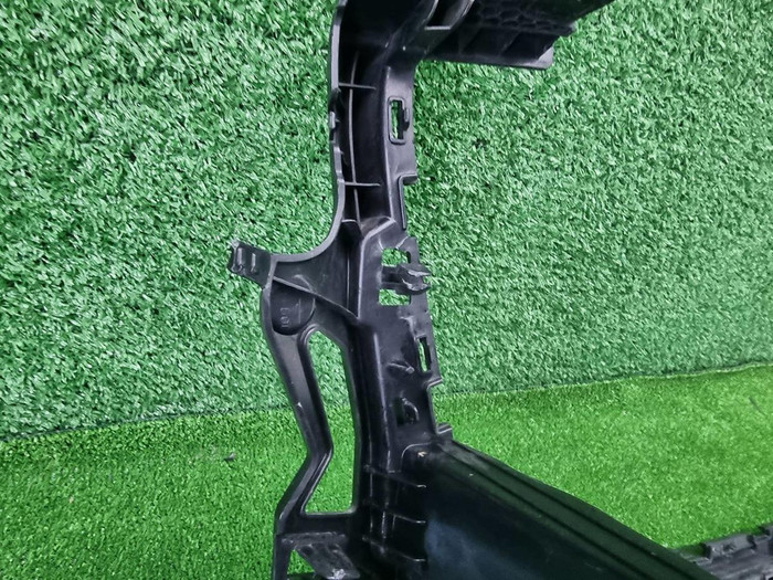 Кронштейн решетки Mercedes GLS X167 (2023-н.в.)