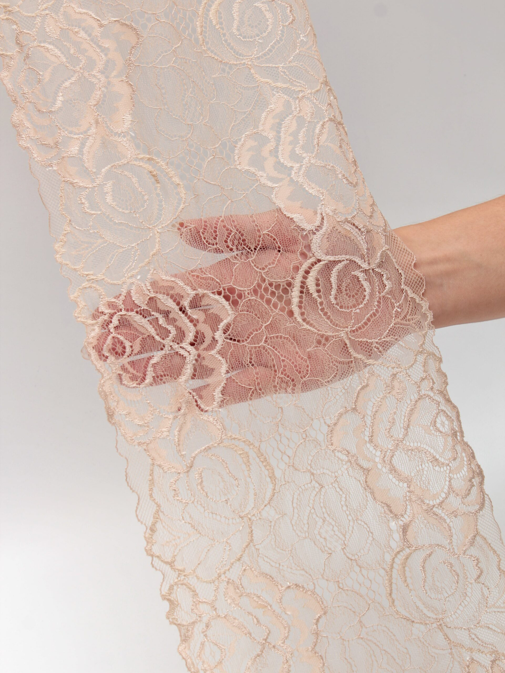 Эластичное кружево телесное ширина 19 см