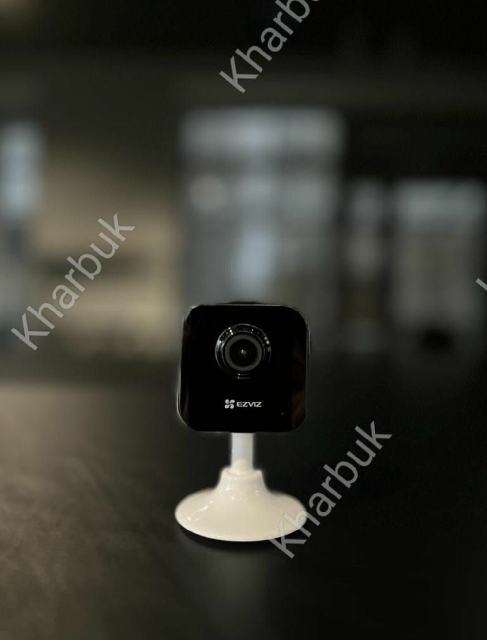 EZVIZ H1c Миниатюрная Wi-Fi-камера с универсальным разъемом Type-C.