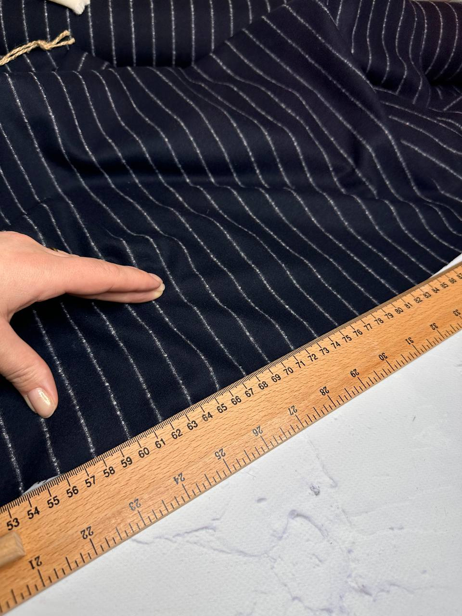 Плательно-костюмная смесовая фланель (Marzotto, 37%шерсть/25%пэ/25%вискоза/12%полиамид/1%эластан, Темно-синий фон/вертикальная белая полоска, 142, 232 гр/м2)