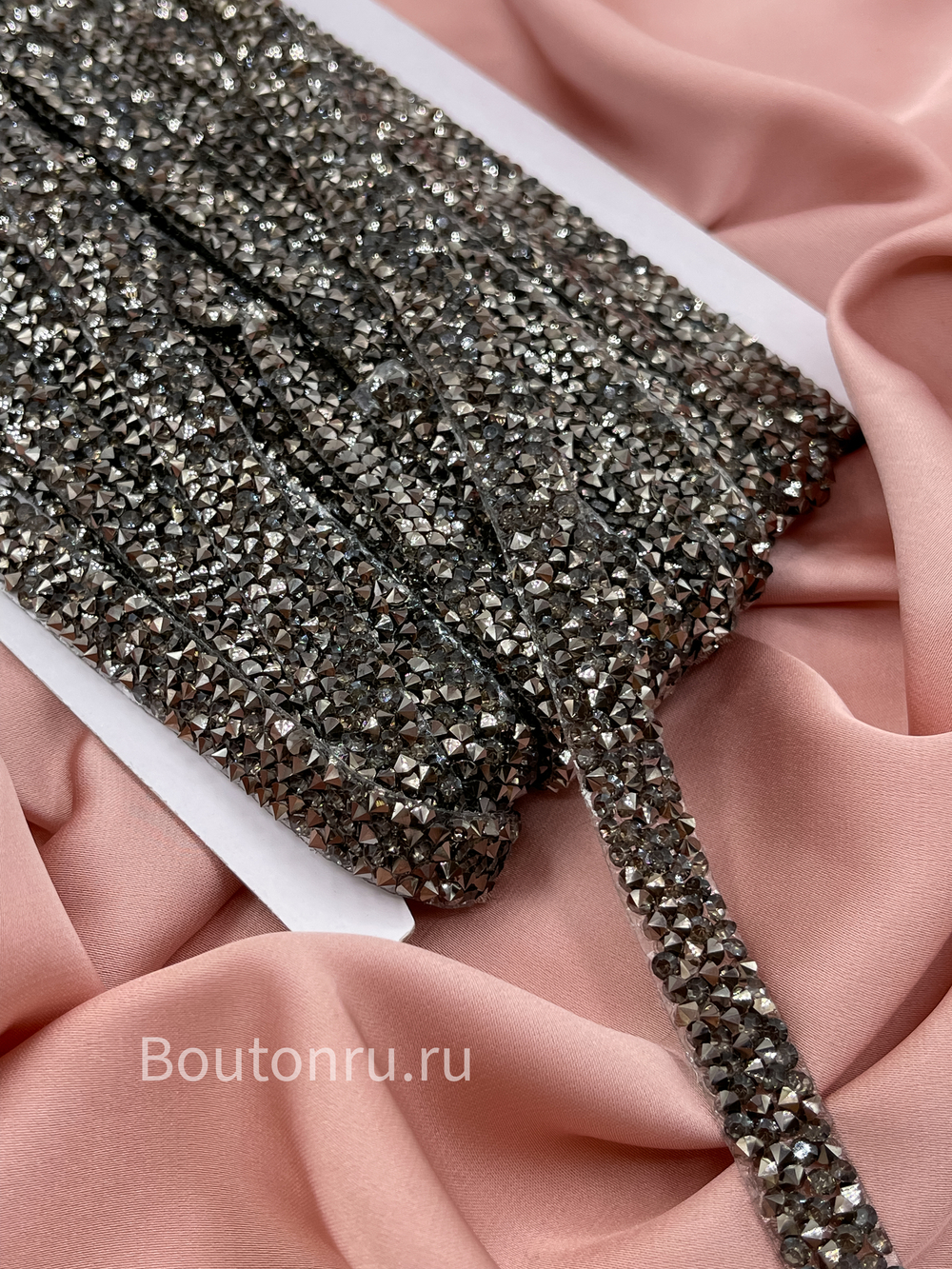 Тесьма термоклеевая серая