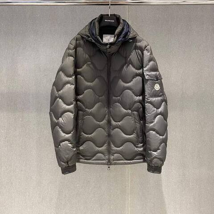 Пуховик Moncler