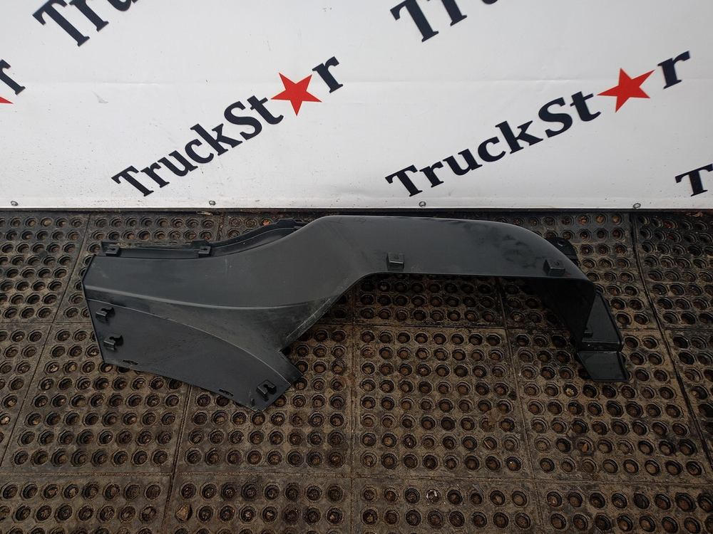 Накладка на подножку левая 2017 г.