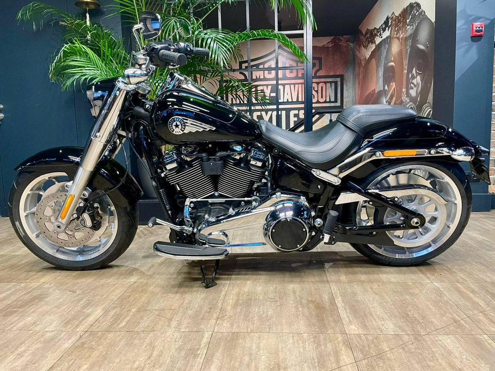 Harley-Davidson Fat Boy VIVID BLACK, 2025