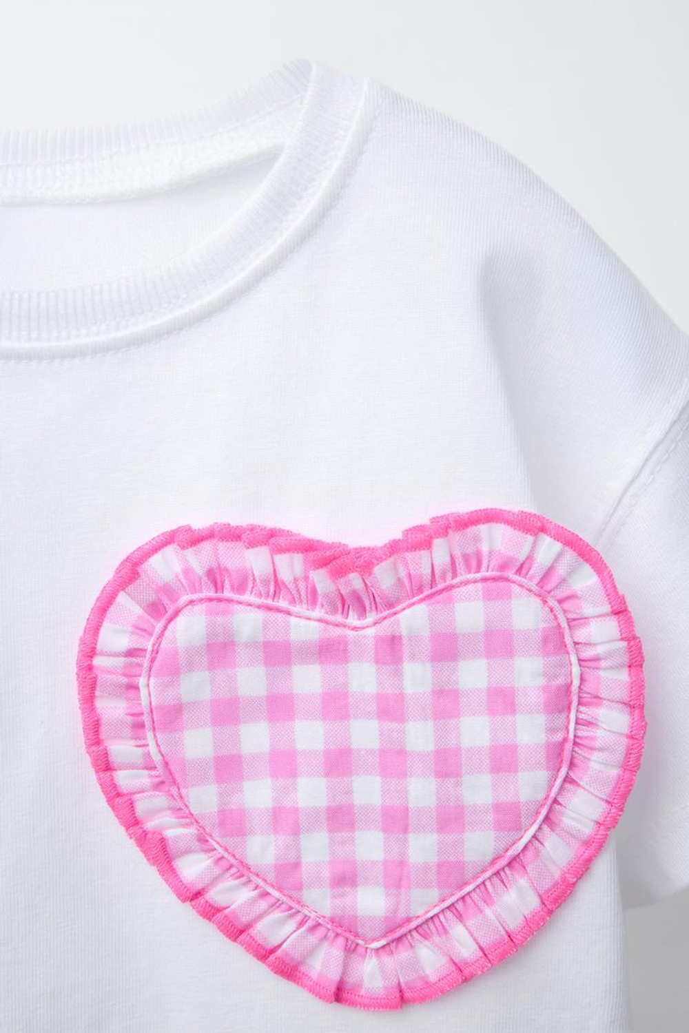 ZARA ФУТБОЛКА С ПРИНТОМ «СЕРДЦЕ», ЦВЕТ РОЗОВОГО ДЕРЕВА