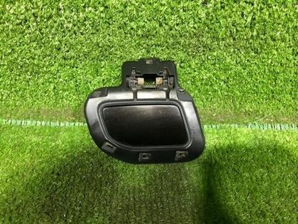 Крышка форсунки омывателя правая Range Rover Evoque 1 (2011-2018)