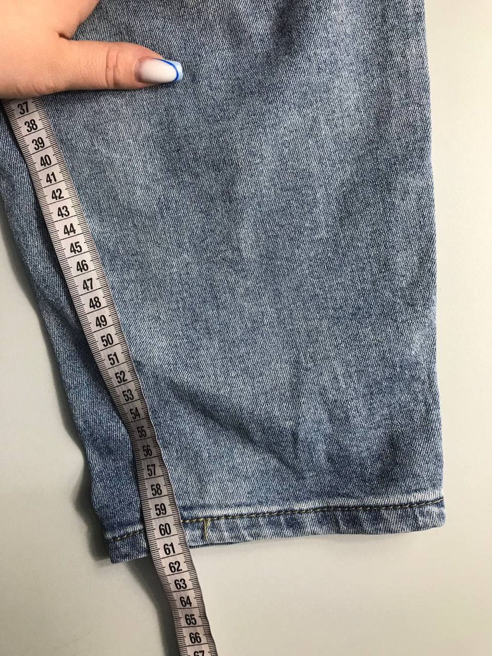Джинсы New B комфортной посадки, визуально на 44 размер