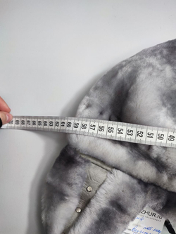 Шапка с кожаными вставками