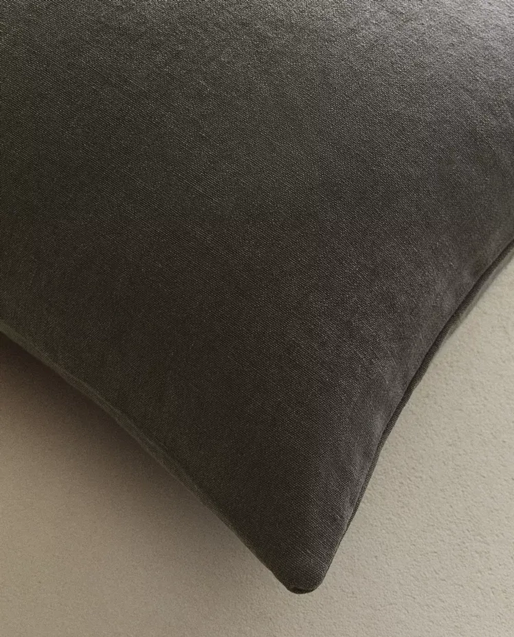 ZARA HOME ЛЬНЯНАЯ НАВОЛОЧКА ДЛЯ ДЕКОРАТИВНОЙ ПОДУШКИ, СЕРЫЙ