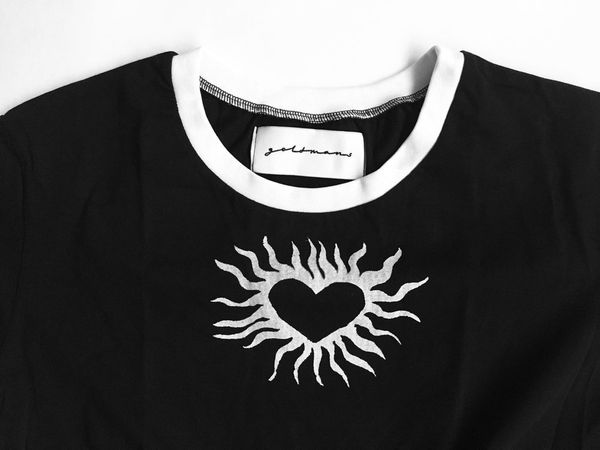 Футболка Сердце Черная Женская - фото 4