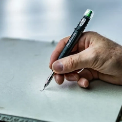 PICA-MARKER 7070 Строительный карандаш автоматический Pica FINE Dry с грифелем 0,9 мм без блистера / 9756 3005 Fplus