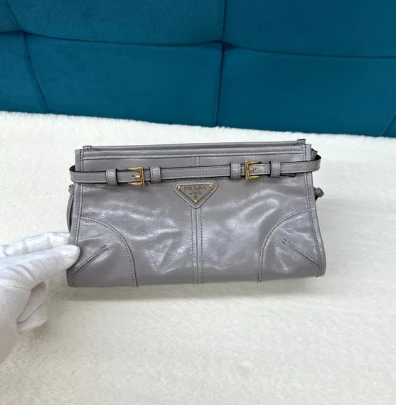 Кожаная большая сумка Prada Bonnie цвет оловянный