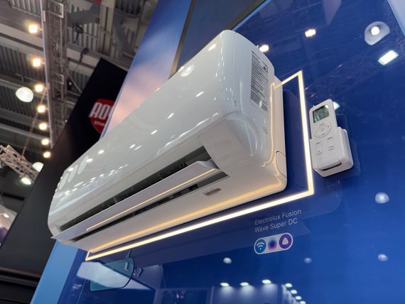 Сплит-система инверторного типа Electrolux Fusion Wave Super DC EACS/I-24HFW/N8 комплект — (2)