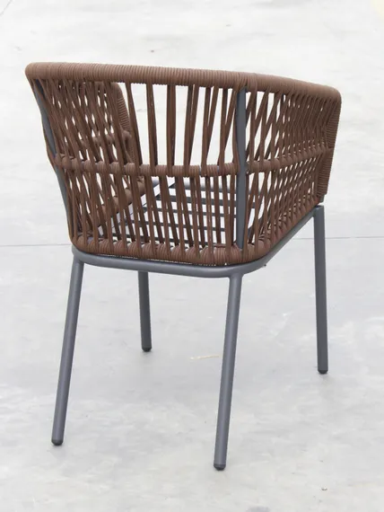 Плетеный стул с подушками Favorita