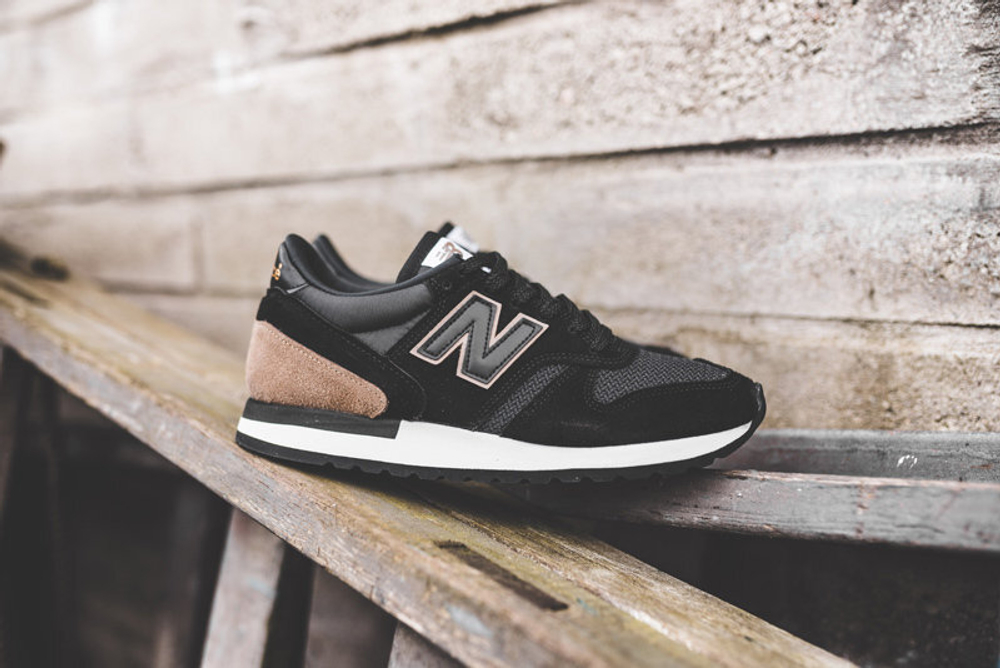 New Balance M770SKF