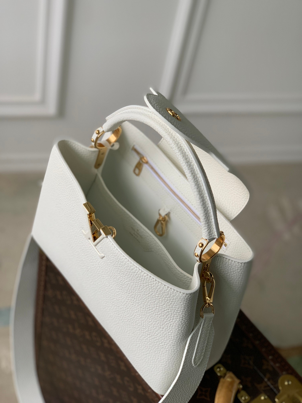 Louis Vuitton Capucines MM