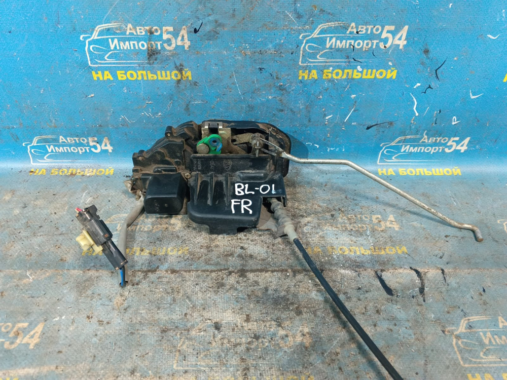 Замок двери передней правой Kia SORENTO 2002-2009