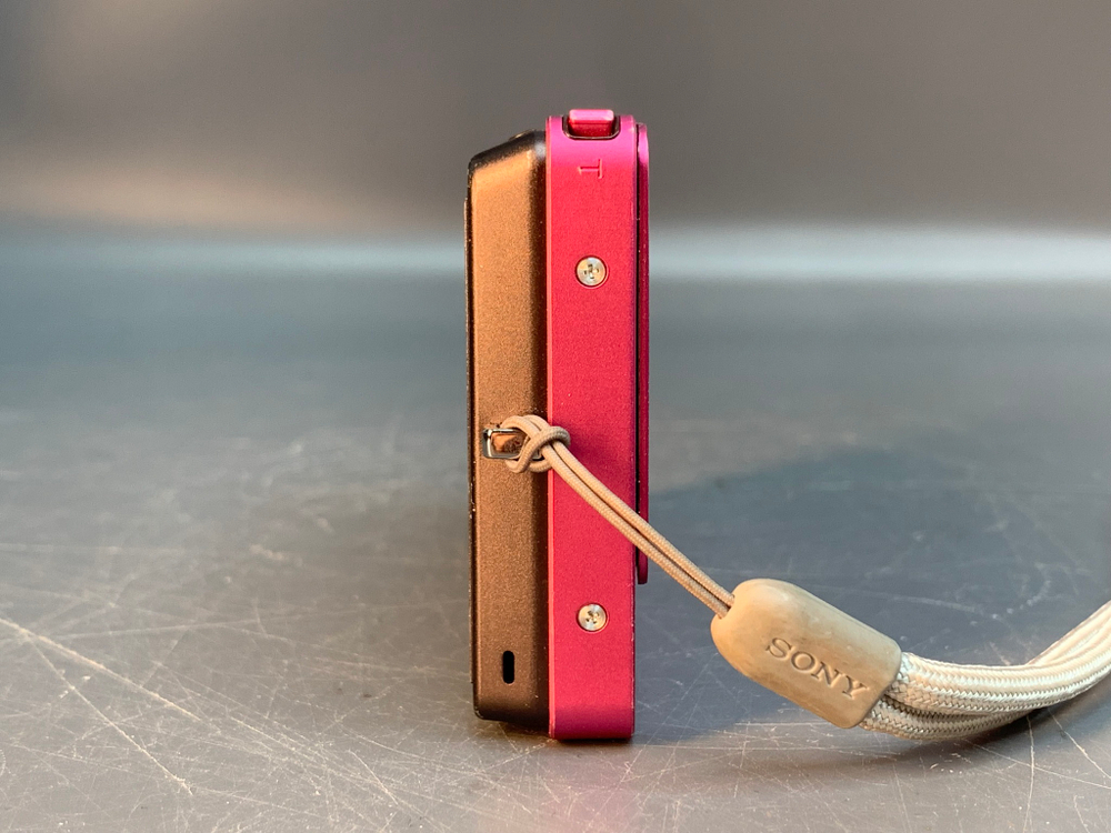 Sony Cyber-Shot DSC-T700 без зарядного устройства