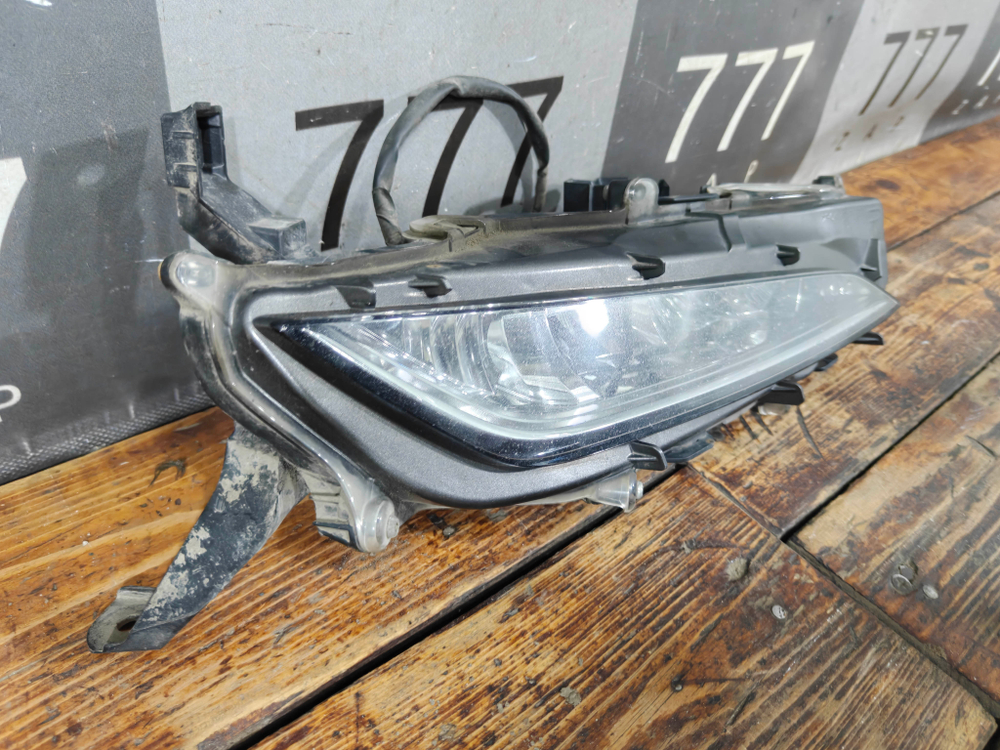 ПТФ передняя правая Lexus RX 4 19-22 Б/У Оригинал 8121048060