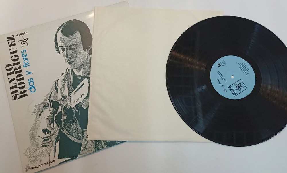 Винтажная виниловая пластинка LP Silvio Rodriguez Dias Y Flores (Cuba 1975)