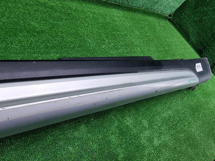 Накладка порога правая Mini Countryman F60 (16-23)