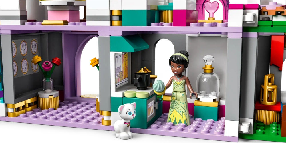 Конструктор LEGO Disney 43205 Сказочный замок приключений