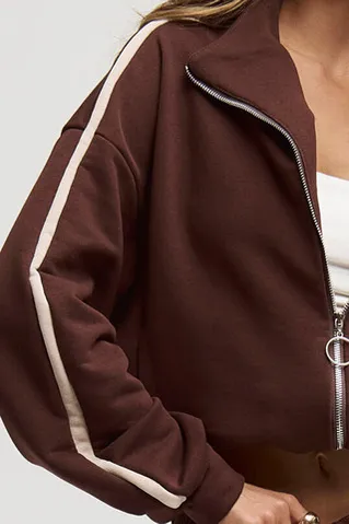 Олимпийка на молнии с лампасами шоколадного цвета