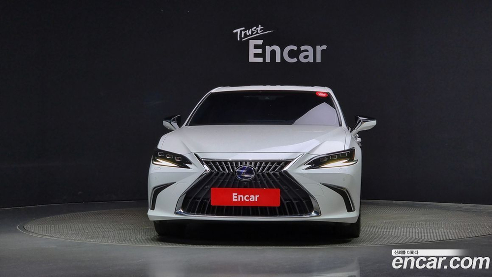 Lexus ES300h 7 Generation Executive (01.2022)