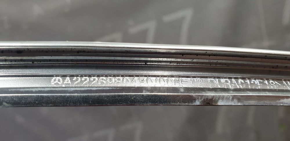 Молдинг двери задней левой Mercedes S (W222) 13-20 Б/У Оригинал A2226980480