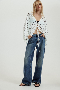 ZARA ТОП ИЗ КРЕПА С ПЫШНЫМИ РУКАВАМИ, БЕЛЫЙ/ЧЕРНЫЙ