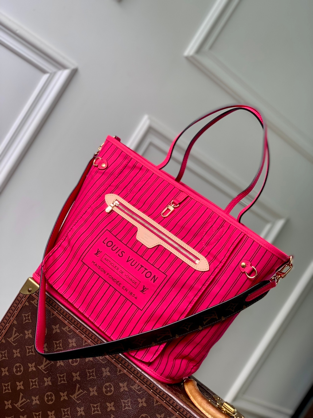 Louis Vuitton Neverfull Bandouliere Inside Out MM