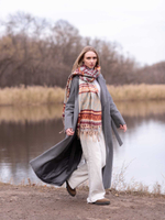 Теплый палантин с орнаментом