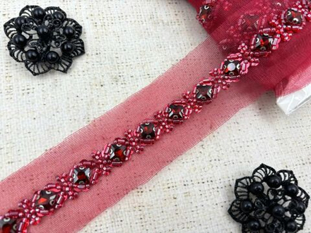 Тесьма декоративная с бусинами и стразами, ш. 5 см, малиновый