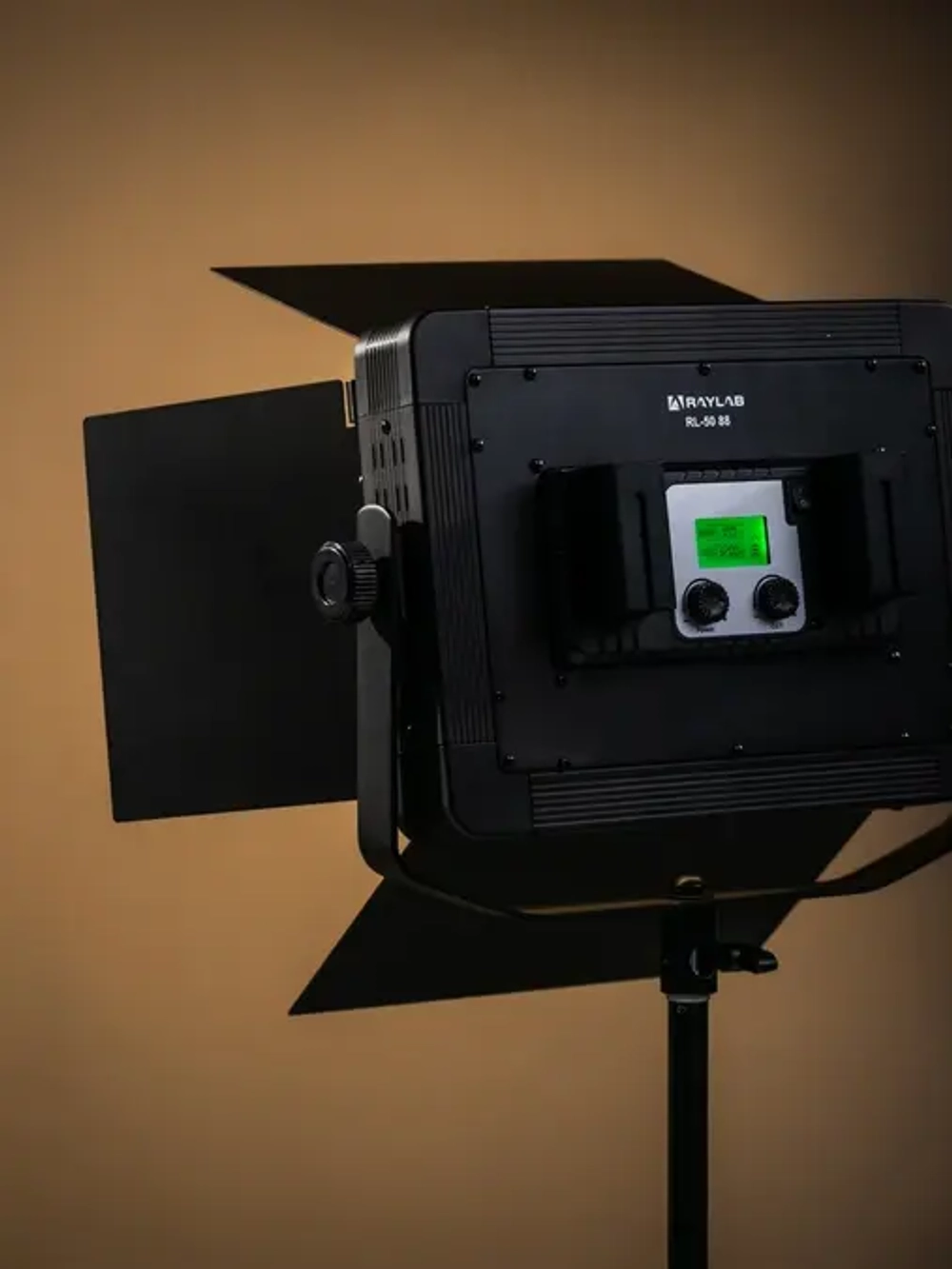Осветитель светодиодный Raylab RL-50 88 3200-6500K