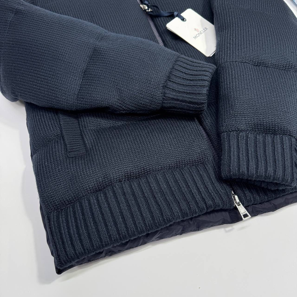 Пуховик Moncler