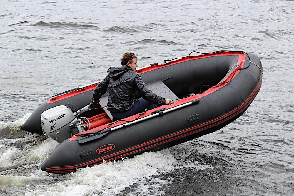 Лодка ПВХ Мнев и К Korsar Командор KMD-380Pro Чёрный