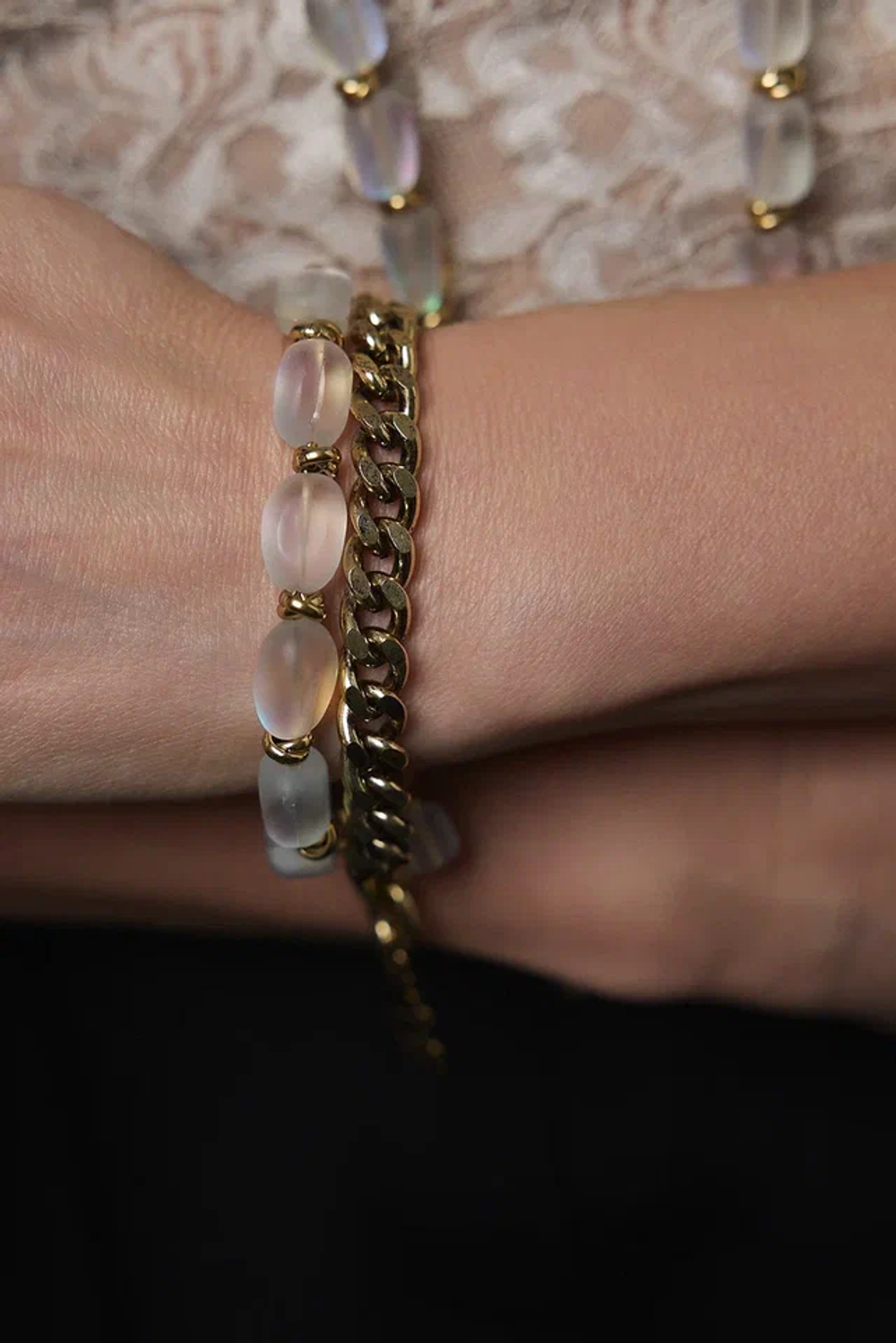 Браслет цепи и опалы, оттенок золото