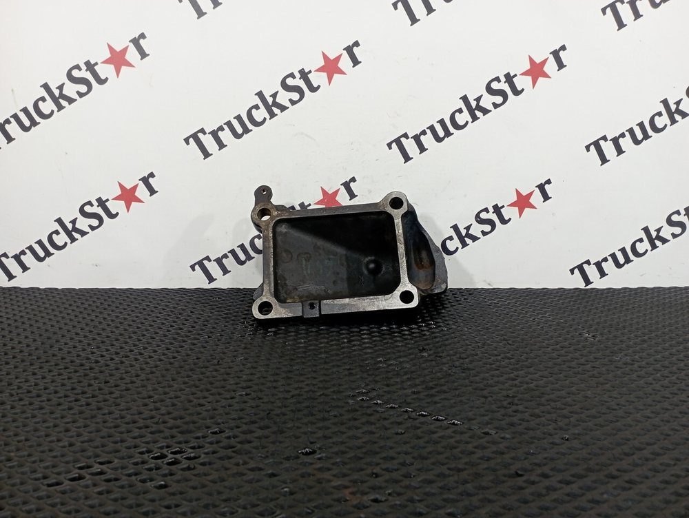 Кронштейн двигателя передний левый