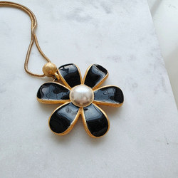 Кулон Anne Klein с маргариткой