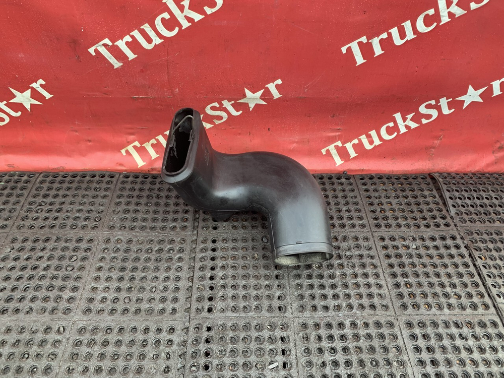 Патрубок воздушного фильтра 2017г