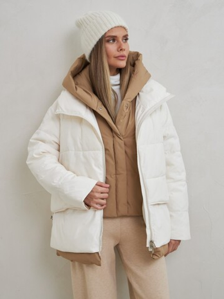 Куртка с контрастной отделкой в белом цвете